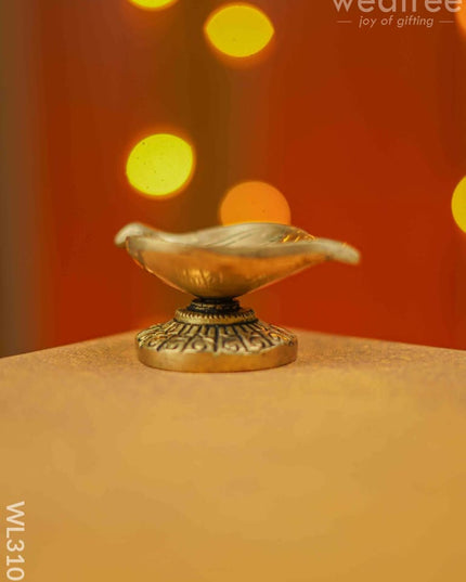 Brass Leaf Shaped Diya - Wl3101
