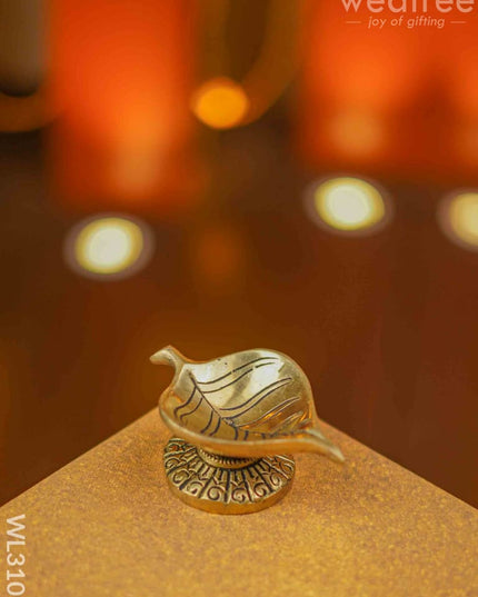 Brass Leaf Shaped Diya - Wl3101