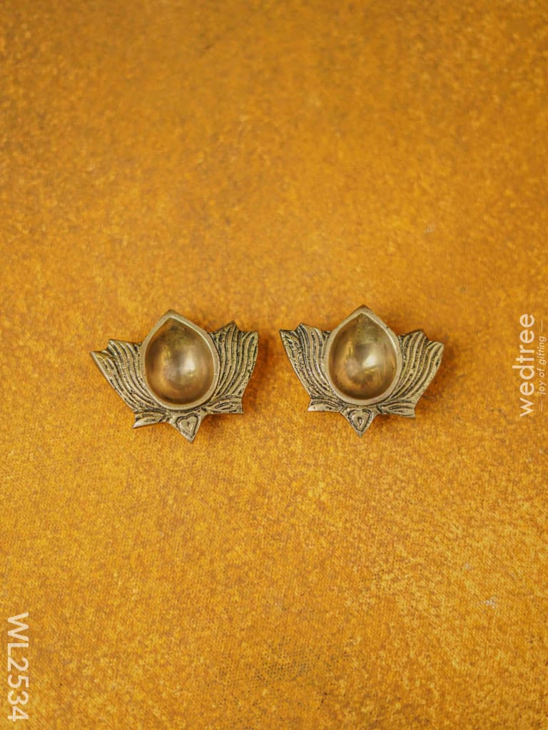 Brass Lotus Diya - Small (Set Of 2) Wl2534
