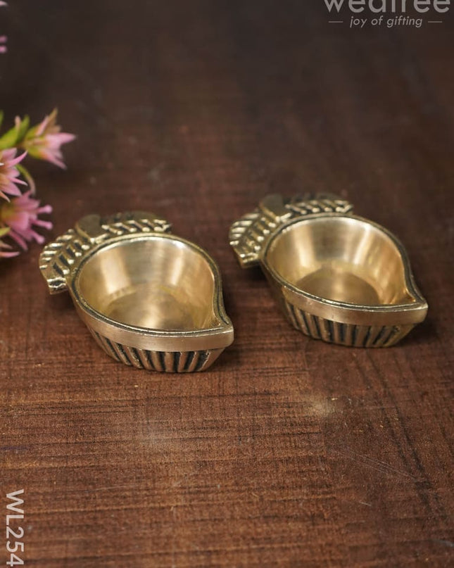 Brass Mango Shaped Diya - Wl2542