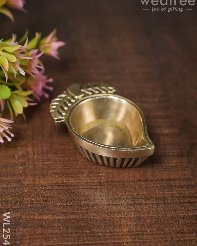 Brass Mango Shaped Diya - Wl2542
