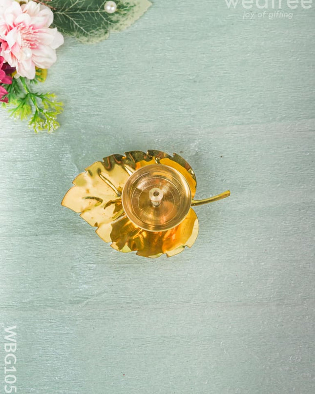 Brass Pipal Leaf Shape Diya - WBG1055 Brass Diya RG