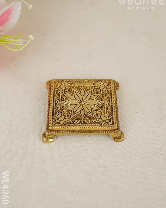 Brass Pooja Choki - Wl4360 Square Utility