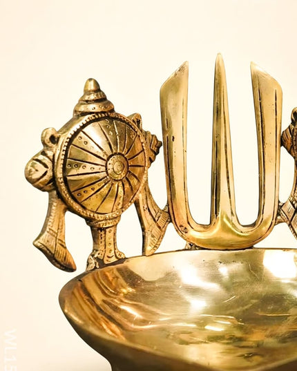 Brass Shank-Chakra-Nama Diya - WL1577 - Brass Diya