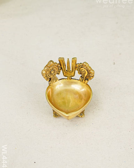 Brass Shank Chakra Naama Diya - Wl4440