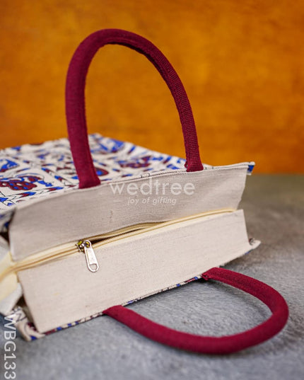 Jute Bag With Elephant And Peacock Motive - Wbg1332 Bags