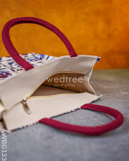 Jute Bag With Elephant And Peacock Motive - Wbg1332 Bags