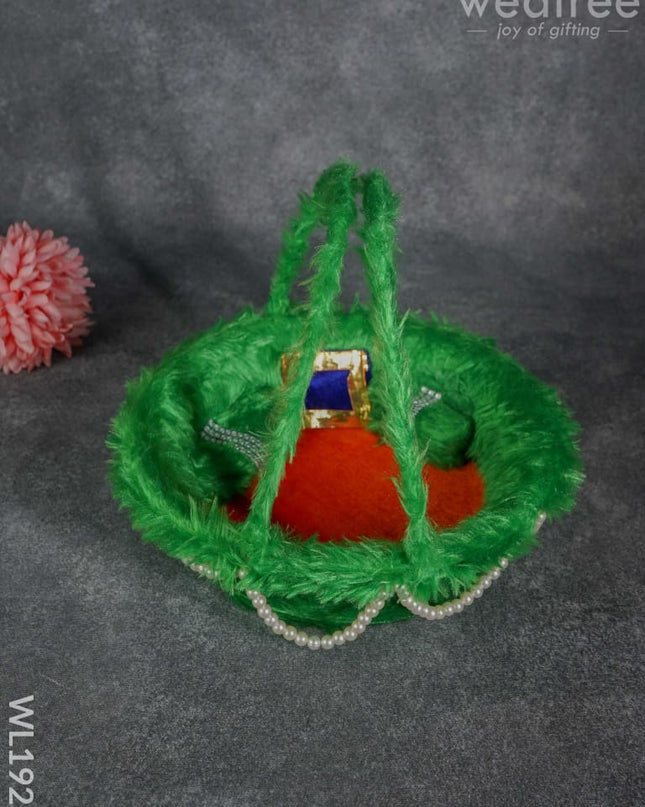 Laddu Gopal Basket - Wl1929 Combos & Hampers
