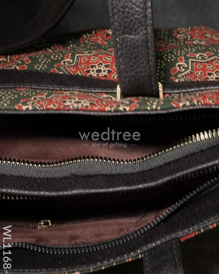 Dusky Shade Handbag With Ajrakh Prints - Wl1168 Regular Handbags