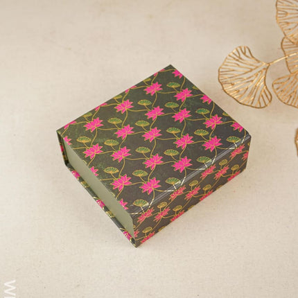 Flip Top Box - Dark Green & Pink Lotus Print Wh0016 Combos Hampers
