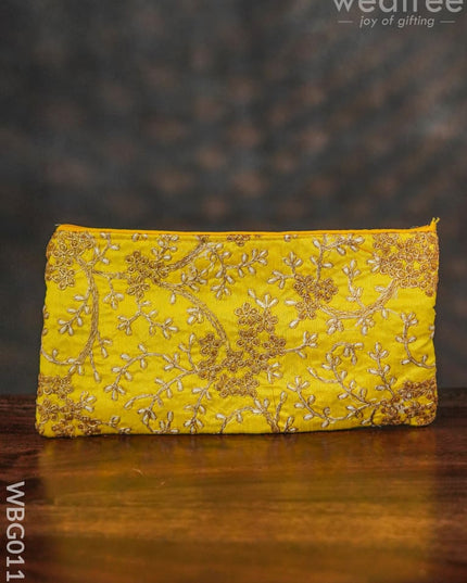 Floral Embroidery Purse With Zipper - Wbg0111 Clutches & Purses