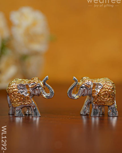 German Silver - Baby Elephant 1.5 Inch (Set Of 2) Wl1292 White With Gold Figurines