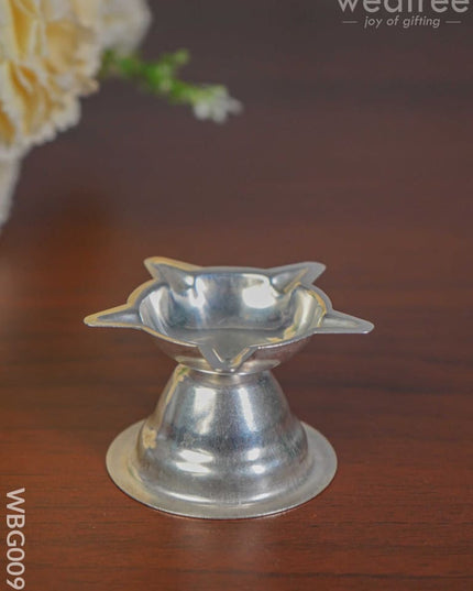 German Silver Kamal Diya With Stand (Set Of 2) - Wbg0095 Diyas