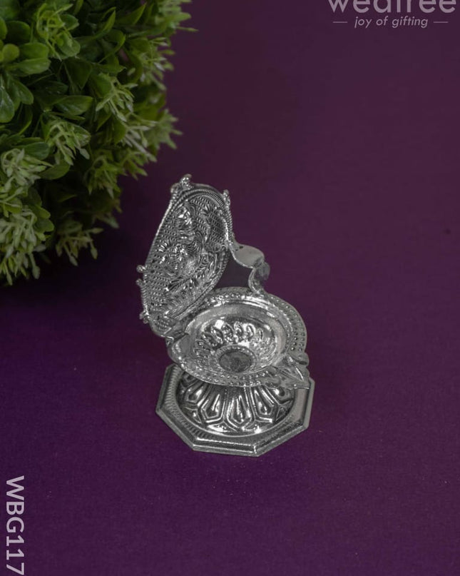 German Silver Lakshmi Diya - Wbg1172 Diyas