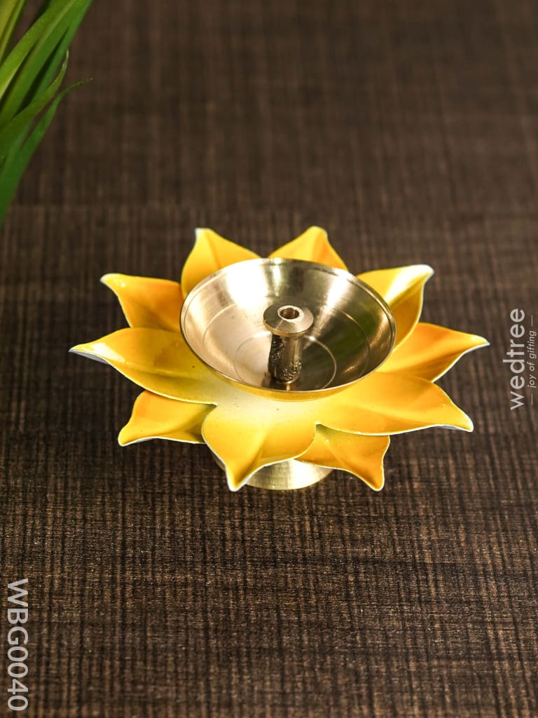 Handpainted Brass Flower Shaped Diya - Wbg0040 Diyas