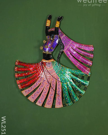Handpainted Metal Wall Hanging - Gujarati Dancing Dolls (Set Of 2) Wl2518 Decor