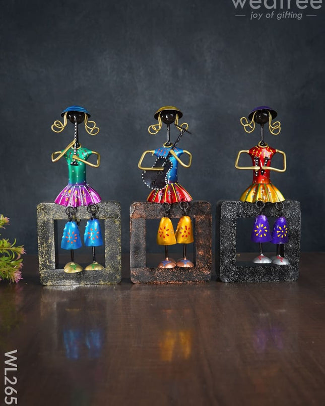 Handpainted Musicians With Wooden Stand - Set Of 3 Wl2659 Metal Decor Showpiece