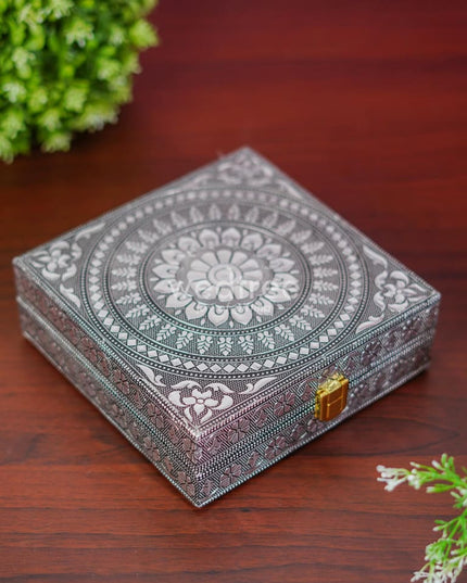 Jewel Box With Floral Design And Attached Mirror - Wl3861 Organizers