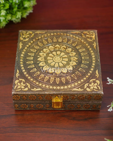 Jewel Box With Floral Design And Attached Mirror - Wl3861 Organizers