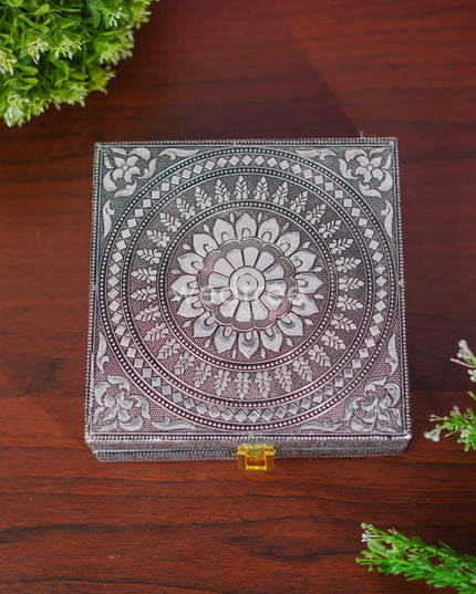 Jewel Box With Floral Design And Attached Mirror - Wl3861 Organizers