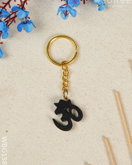 Karungali Om Keychain - Wbg1582 Keychains & Sockets