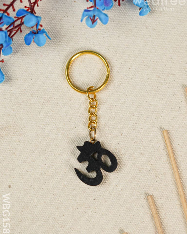 Karungali Om Keychain - Wbg1582 Keychains & Sockets