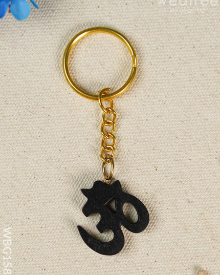 Karungali Om Keychain - Wbg1582 Keychains & Sockets
