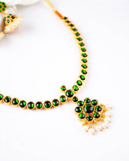 Kemp Necklace with Earrings - Green - WL5922-2 - Accessories