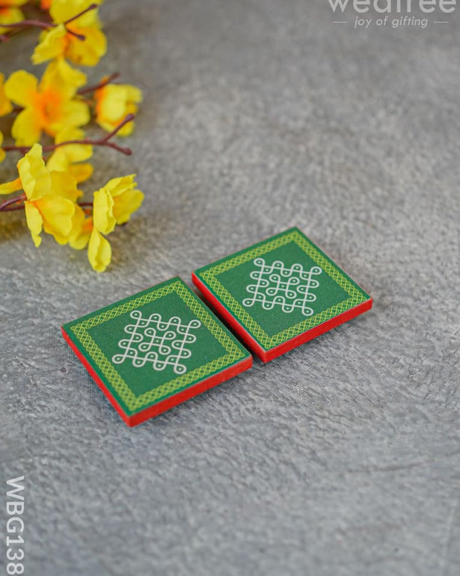 Laminated Manai - Sikku Kolam Design - Set of 2 - WBG1382 - Manai RG
