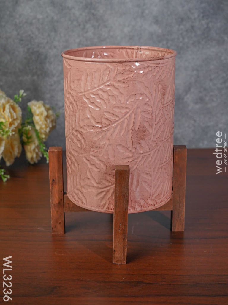 Leaf Imprinted Planter Pot With Wooden Stand - Wl3236 Planters