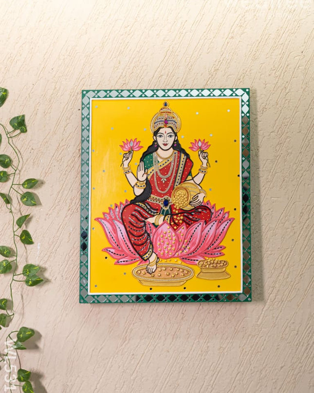 Lippan Art: Lakshmi Hanging Frame - 20 x 16 inch - WL5311 - Lippan Art