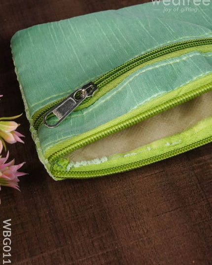 Mango Designed Embroidery Purse With Zipper - Wbg0112 Clutches & Purses