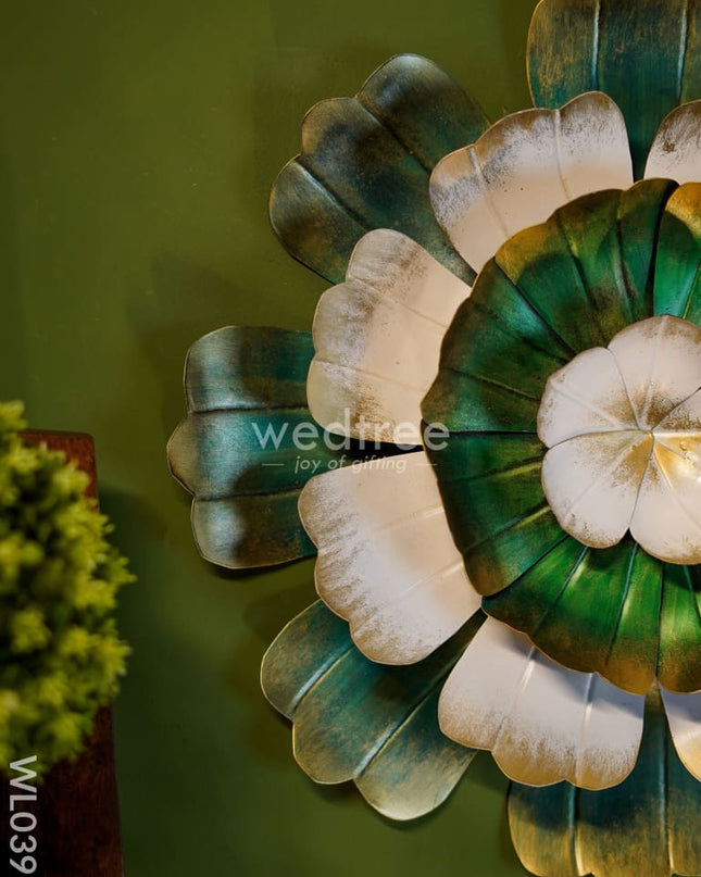 Marigold Flower (Green And White) - Distress Finish Wl0391 Metal Decor Hanging