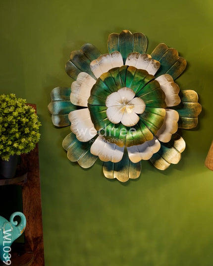 Marigold Flower (Green And White) - Distress Finish Wl0391 Metal Decor Hanging