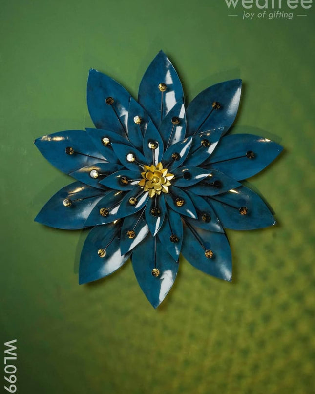 Metal Blue Flower Wall Hanging With Golden Bud - Wl0999 Decor Hanging