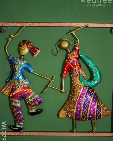 Metal Dandiya Couple In Frame - Wl3792 Decor Hanging