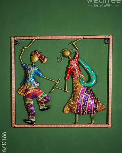 Metal Dandiya Couple In Frame - Wl3792 Decor Hanging