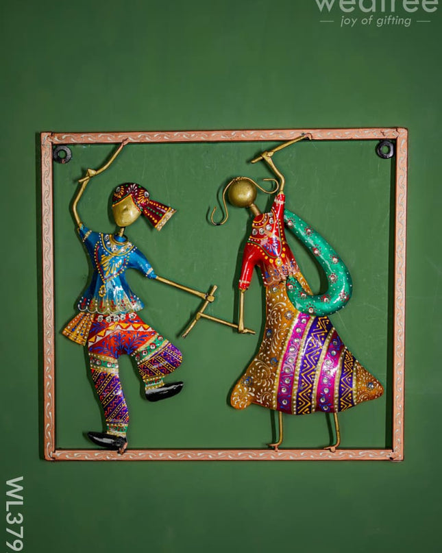 Metal Dandiya Couple In Frame - Wl3792 Decor Hanging