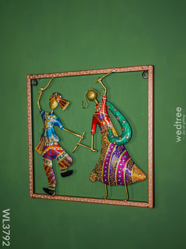 Metal Dandiya Couple In Frame - Wl3792 Decor Hanging