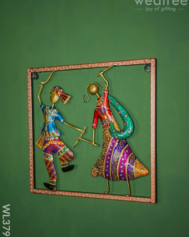 Metal Dandiya Couple In Frame - Wl3792 Decor Hanging