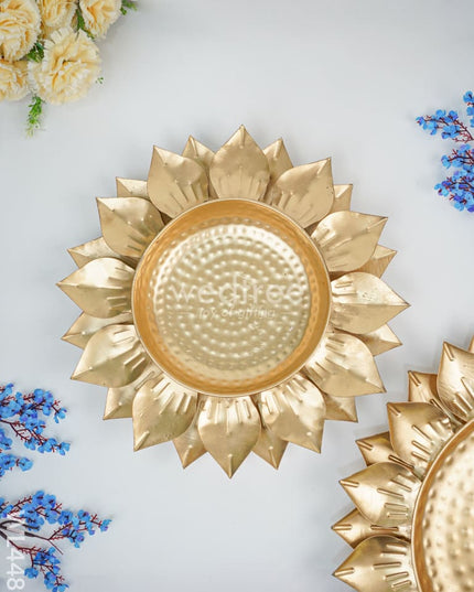 Metal Decor Lotus Urli - Set Of 3 Wl4489