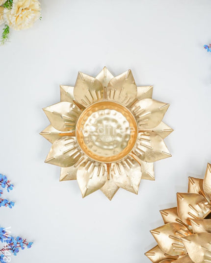 Metal Decor Lotus Urli - Set Of 3 Wl4489