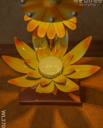 Metal Hand Painted Lotus Lamp - Wl3703 Decor Showpiece