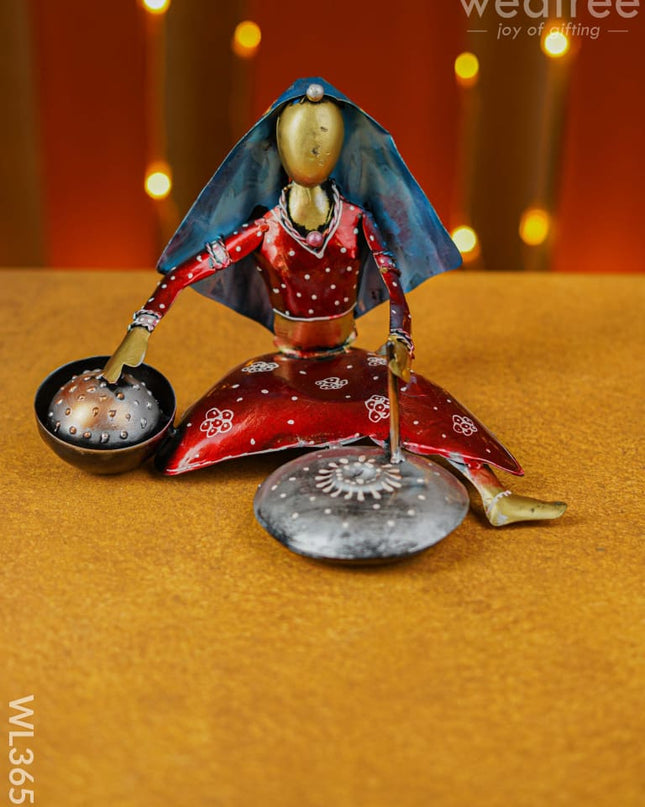 Metal Working Lady Showpiece - Wl3655 Decor