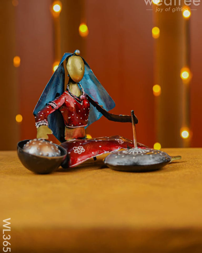 Metal Working Lady Showpiece - Wl3655 Decor