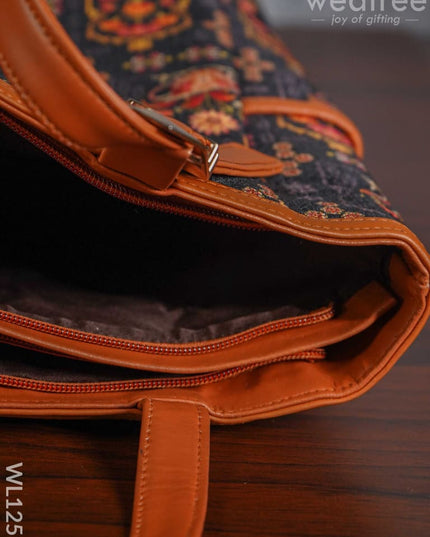 2 In 1 Printed Hand Bag With Purse - Wl1251 Regular Handbags