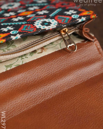 Multicolour Printed Fabric Sling Bag With Lock - Wl2976 Bags