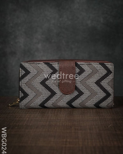 Multidesigned Handy Pouch With Clasp Lock For Ladies - Medium Wbg0248 Clutches & Purses
