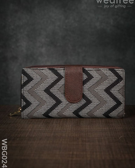 Multidesigned Handy Pouch With Clasp Lock For Ladies - Medium Wbg0248 Clutches & Purses