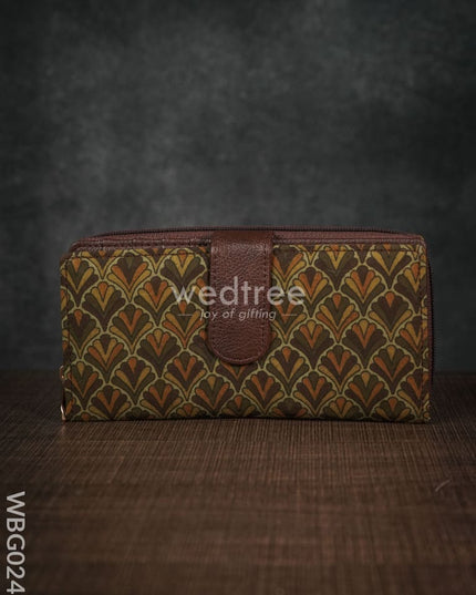 Multidesigned Handy Pouch With Clasp Lock For Ladies - Medium Wbg0248 Clutches & Purses